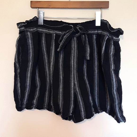 Joe Fresh linen  black and grey striped shorts - Picture 1 of 6